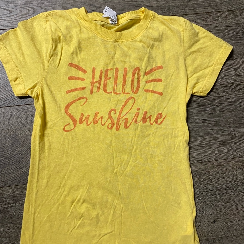 Hello sunshine size 7/8 t-shirt.Never worn!